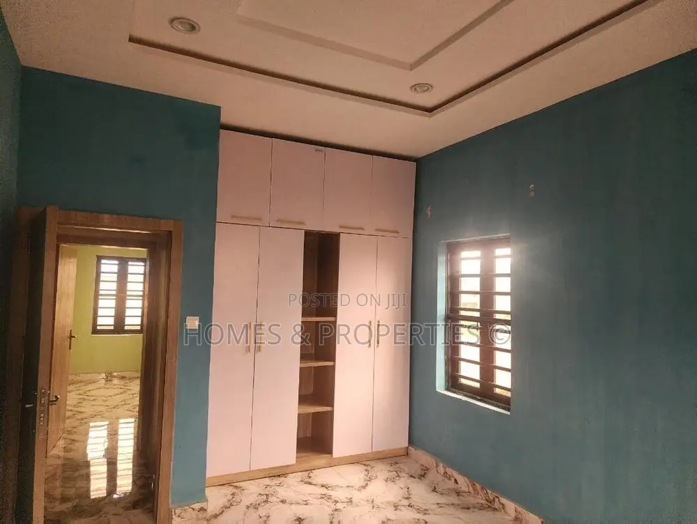 2bdrm Block of Flats in Ogunfayo, Awoyaya for sale
