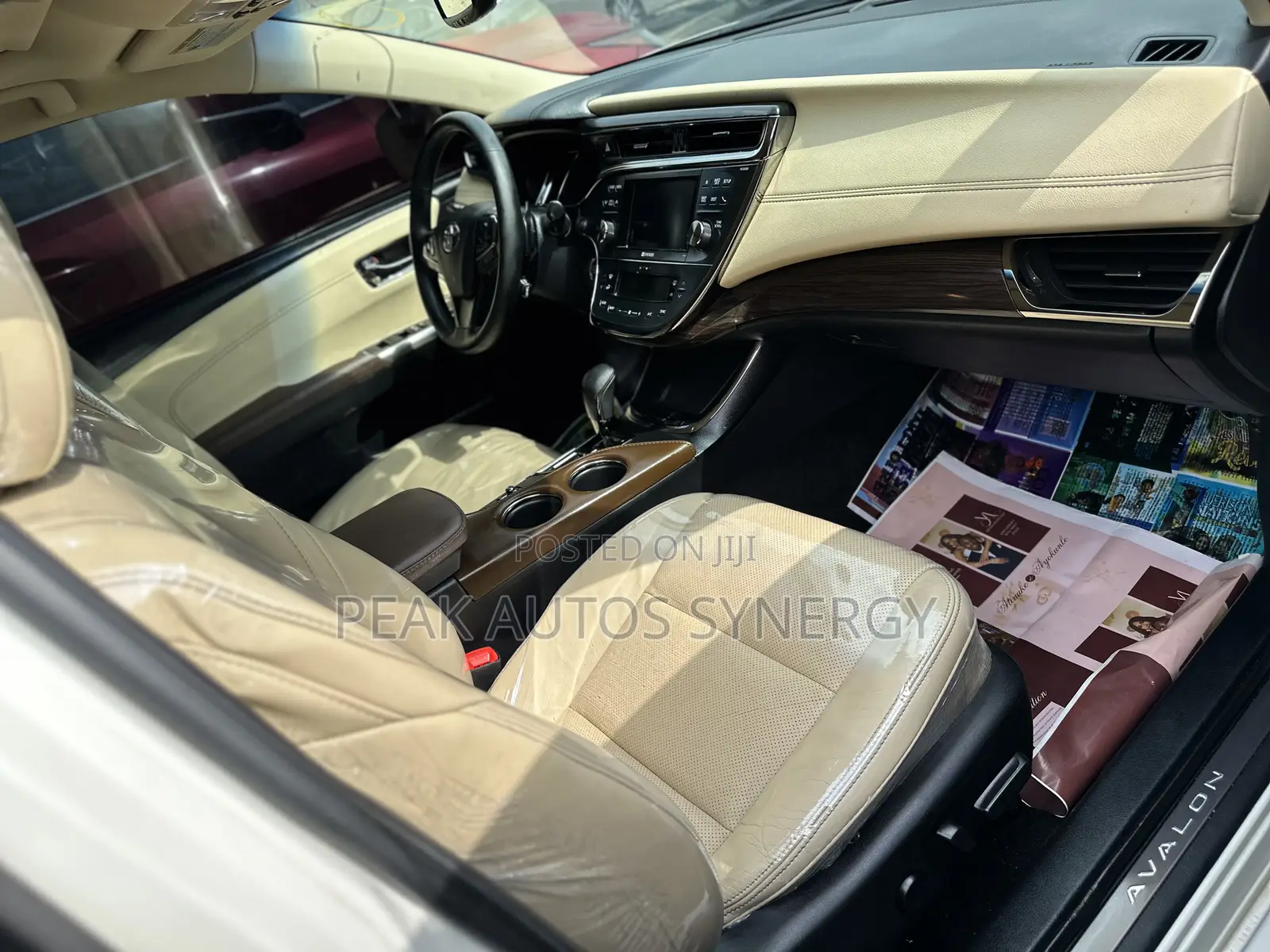 Toyota Avalon Limited 4dr Sedan (3.5L 6cyl 6A) 2014 White