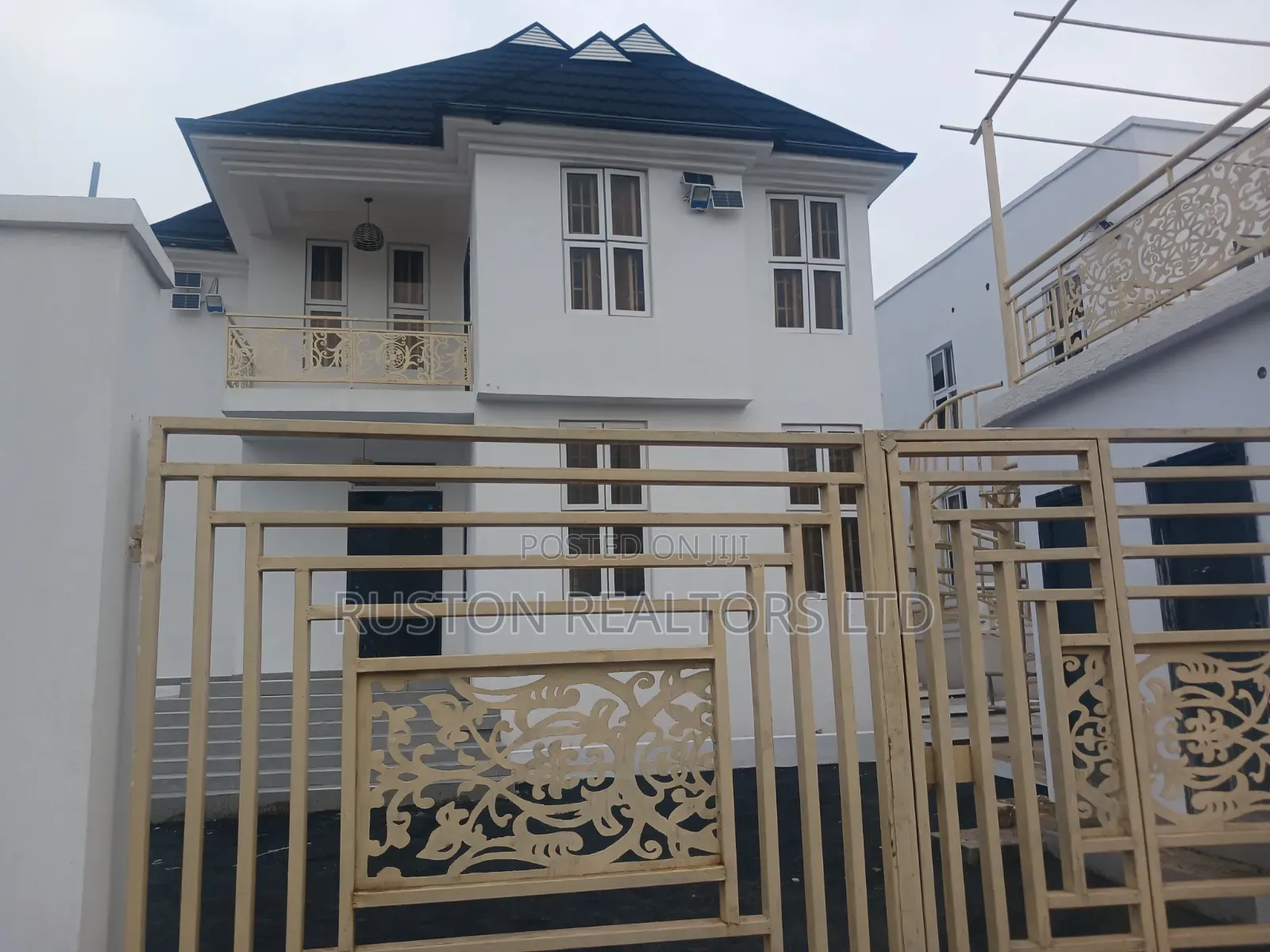 4bdrm Duplex in Bodija for rent