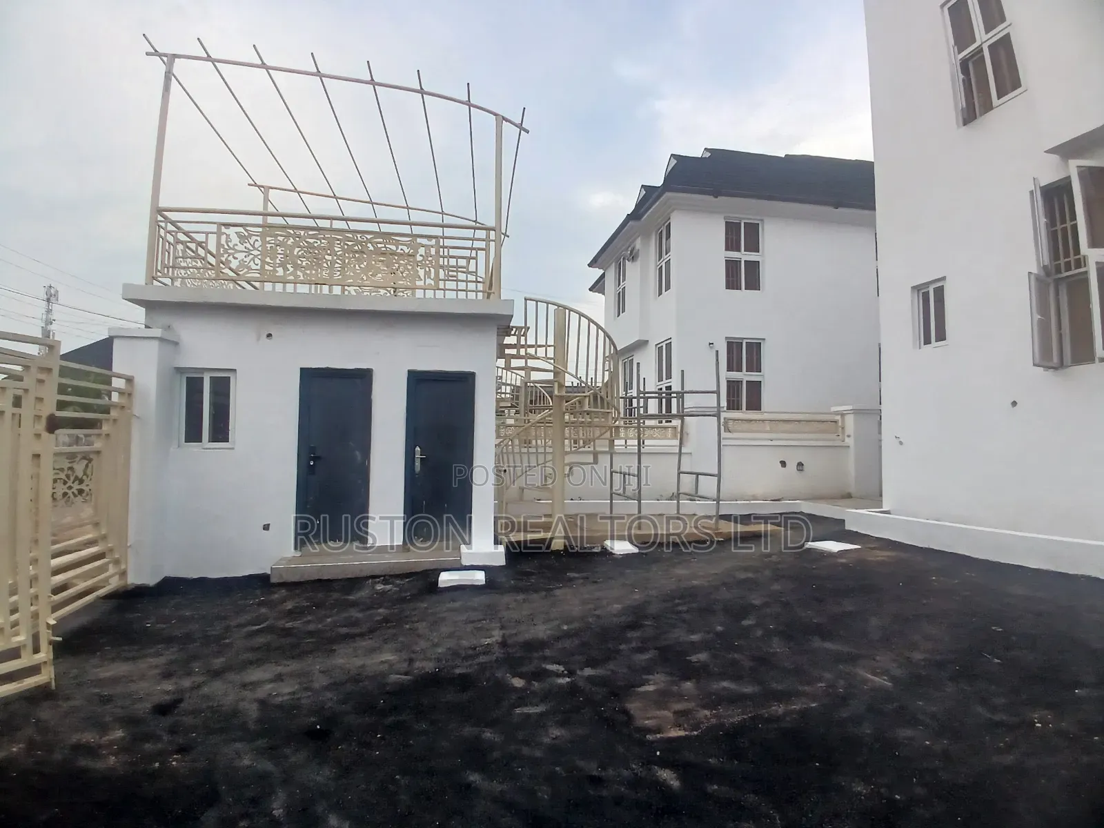 4bdrm Duplex in Bodija for rent