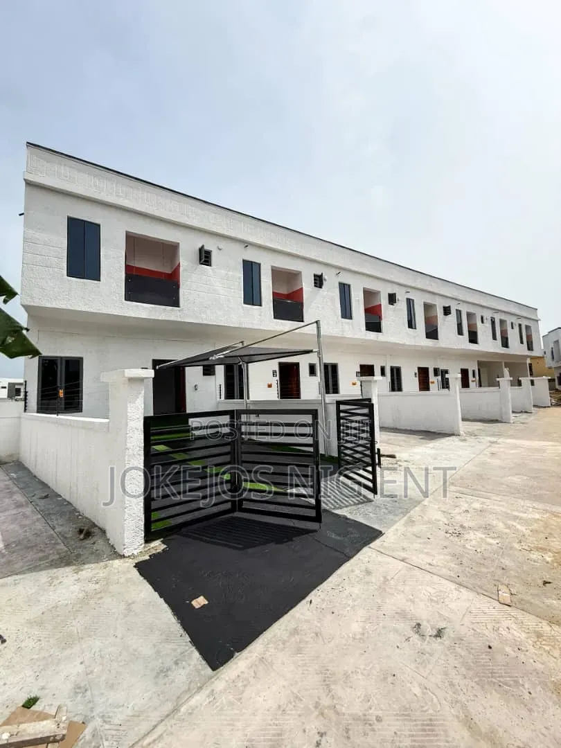 3bdrm Townhouse/Terrace in Atlantic Nominee, Off Lekki-Epe Expressway