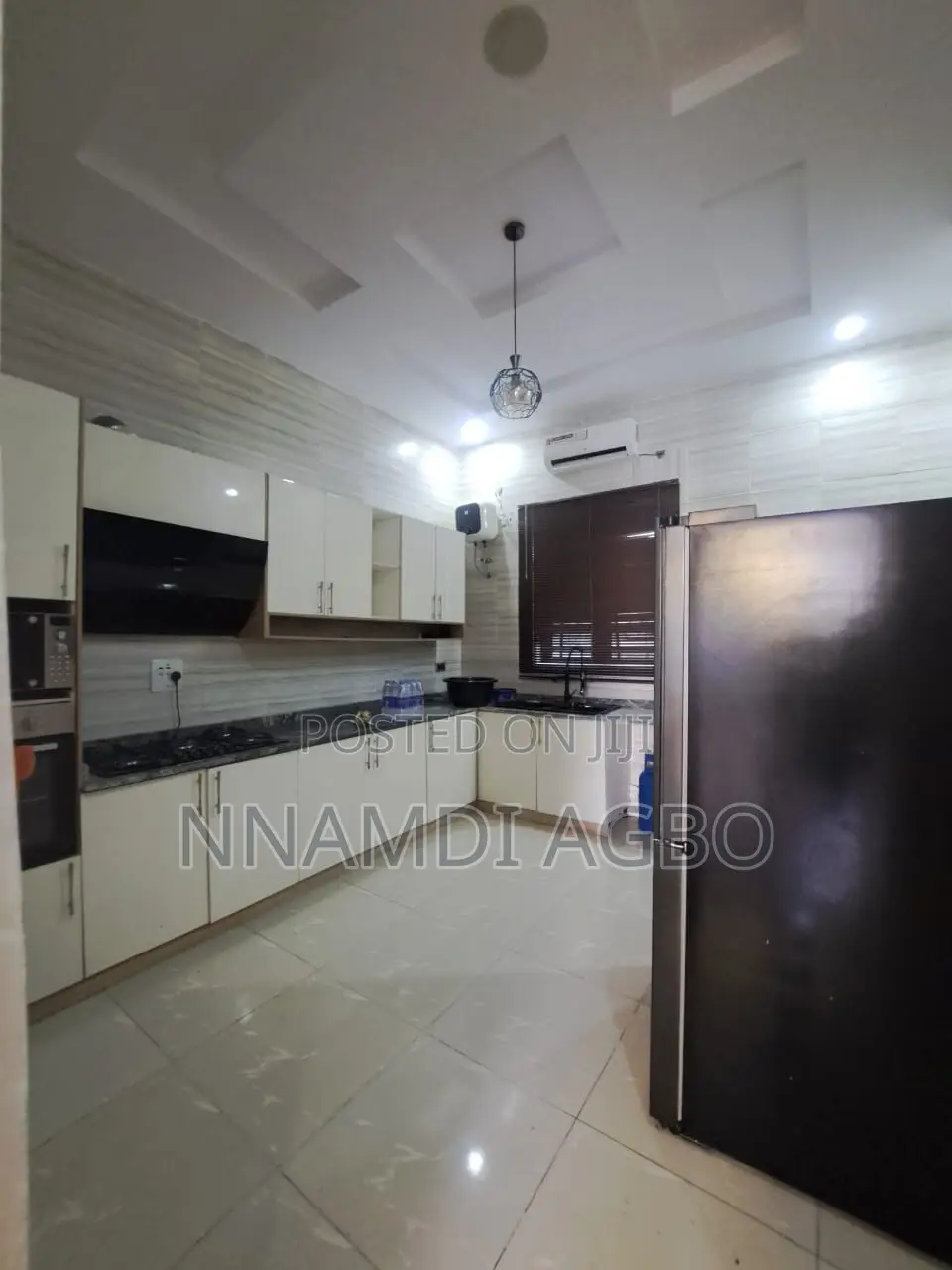 4bdrm Duplex in Chevron for rent