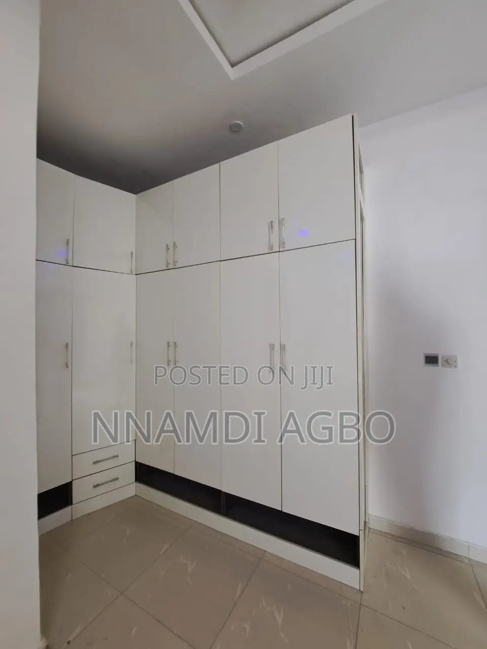 4bdrm Duplex in Chevron for rent