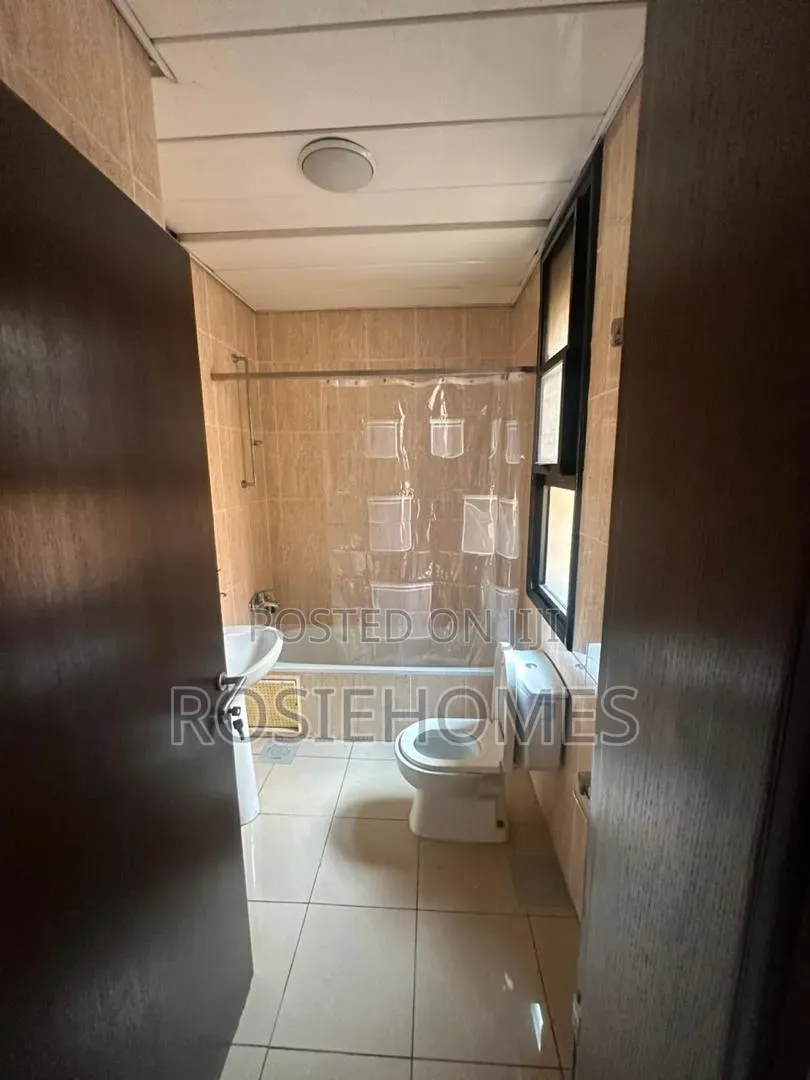 4bdrm Duplex in Banana Island for rent