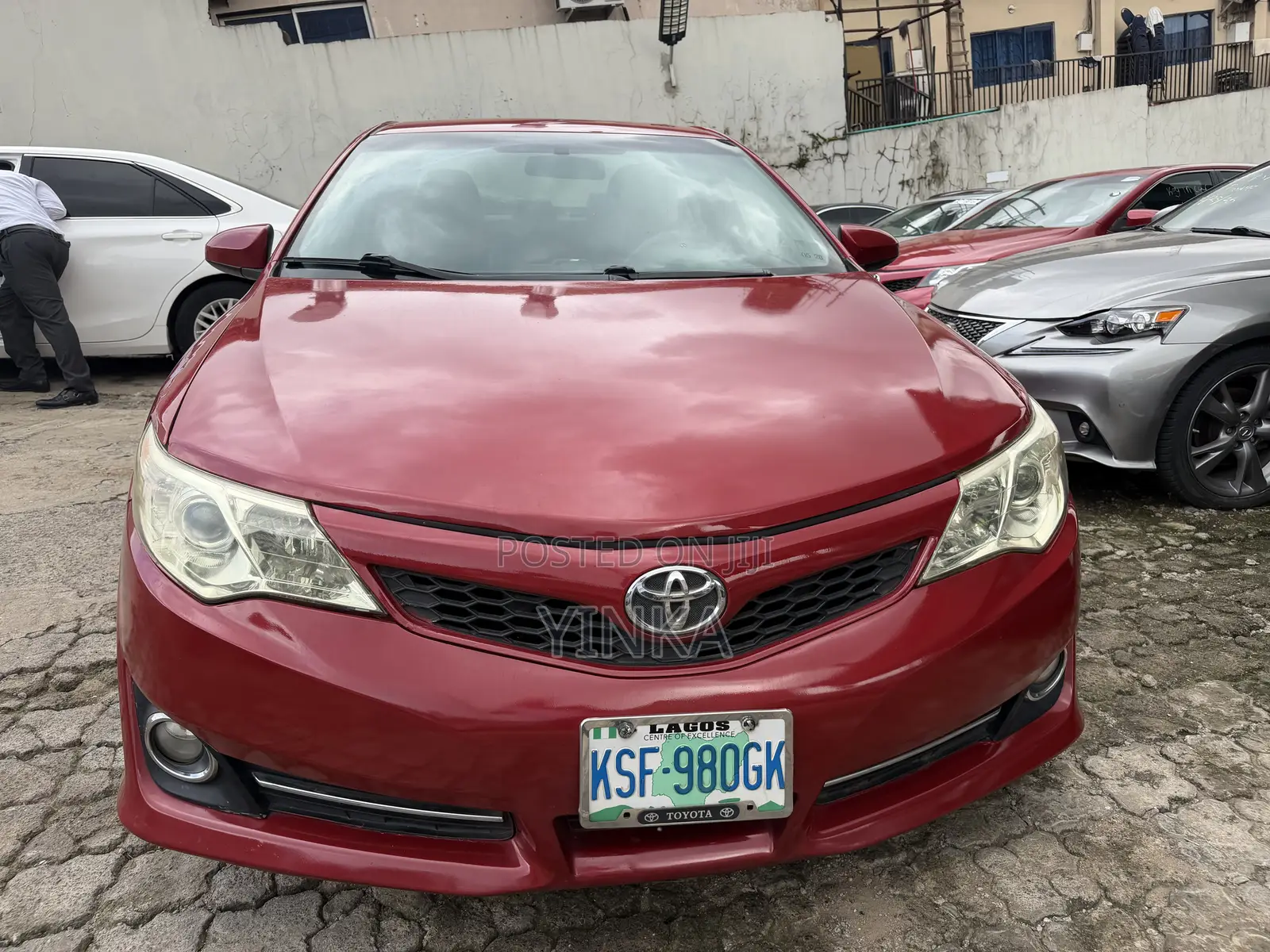 Toyota Camry SE 4dr Sedan (2.5L 4cyl 6A) 2012 Red