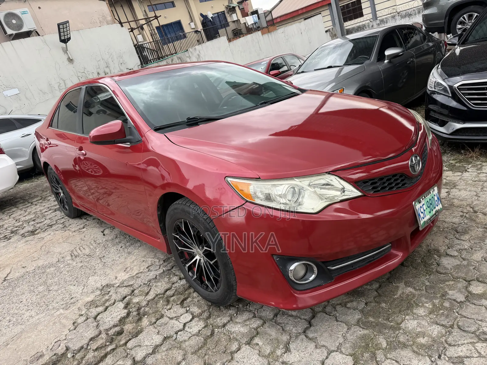 Toyota Camry SE 4dr Sedan (2.5L 4cyl 6A) 2012 Red