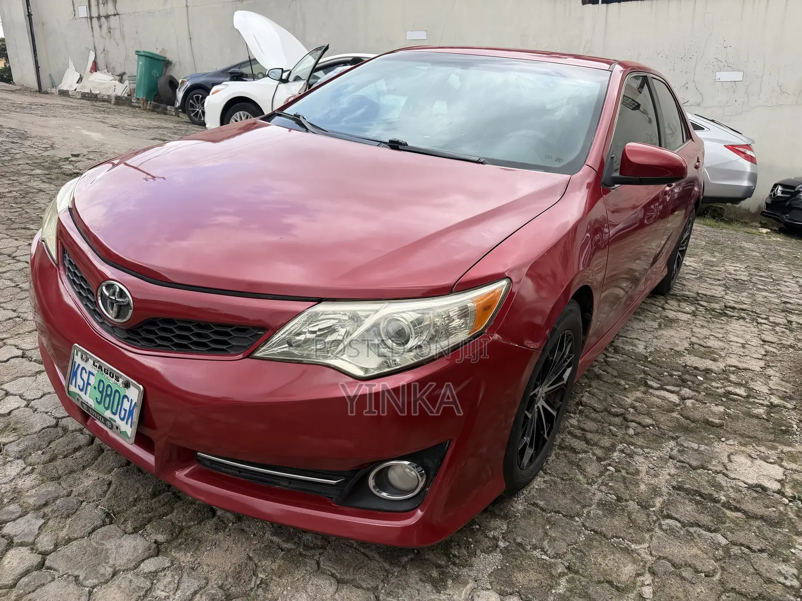 Toyota Camry SE 4dr Sedan (2.5L 4cyl 6A) 2012 Red