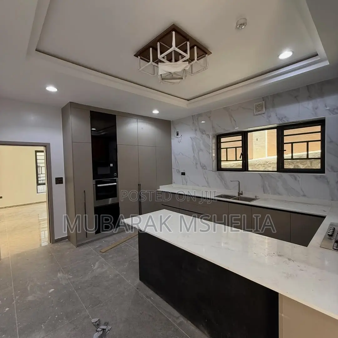 6bdrm Duplex in Katampe Extension for sale