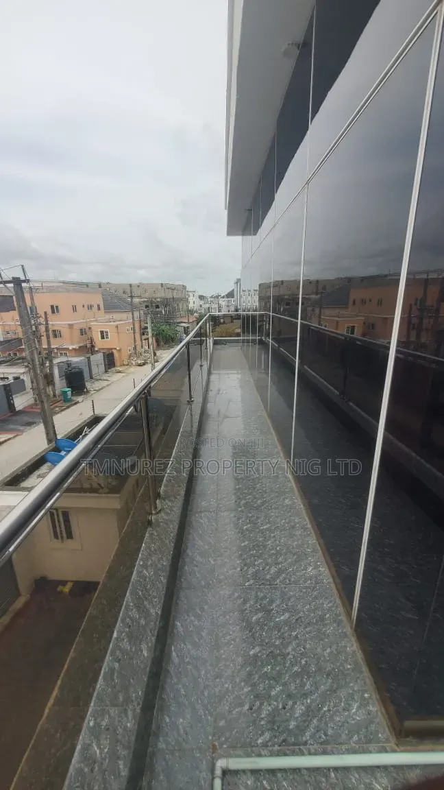 3bdrm Apartment in Chevron for rent