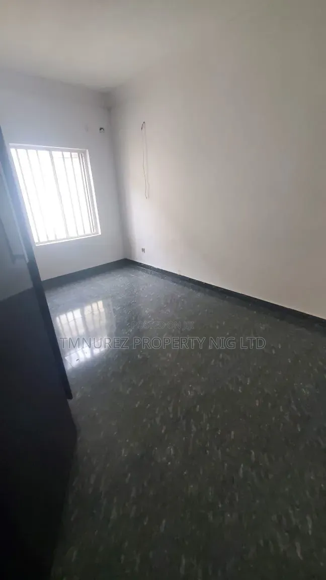 3bdrm Apartment in Chevron for rent
