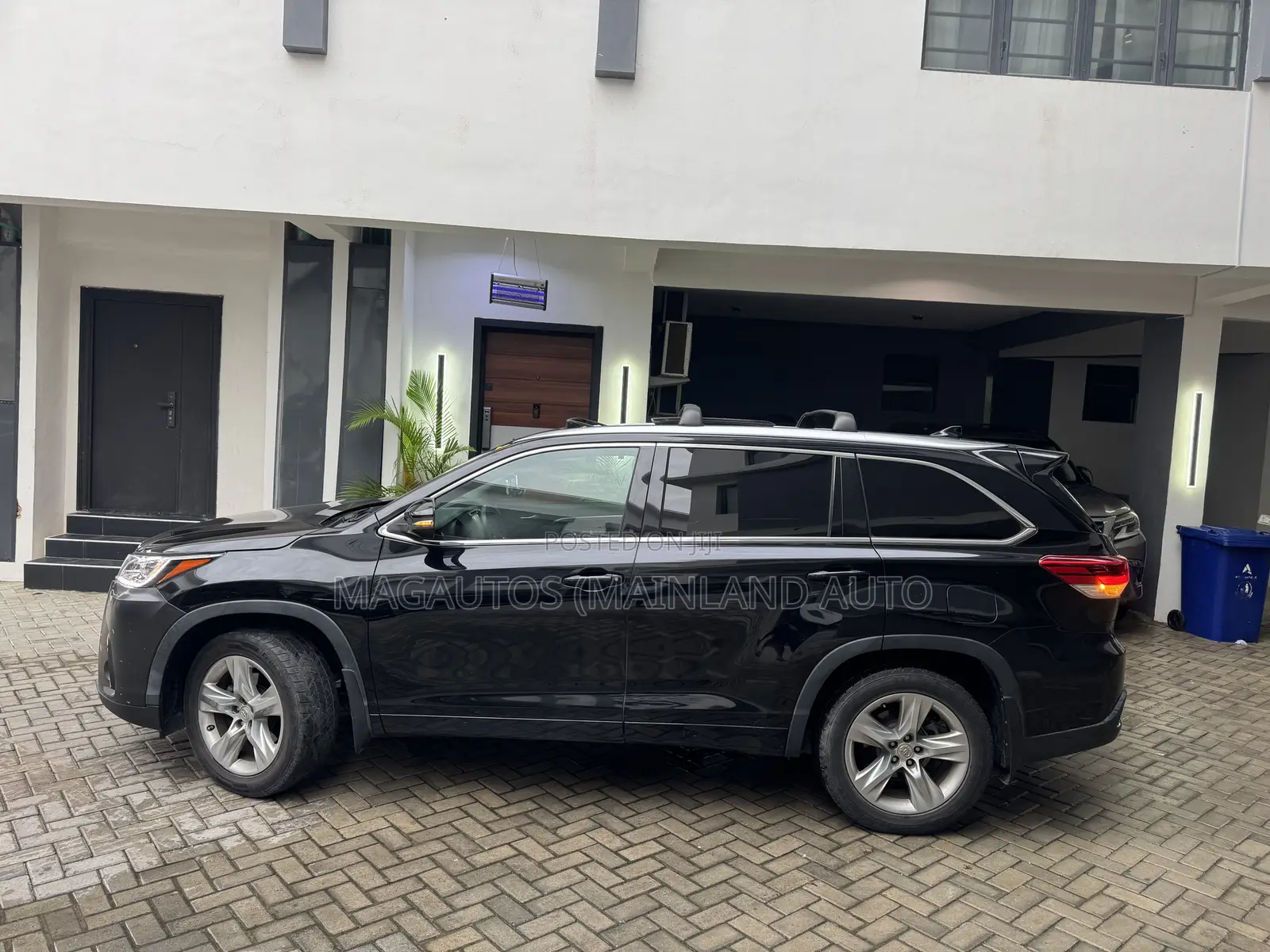 Toyota Highlander Limited Platinum 4dr SUV AWD (3.5L 6cyl 6A) 2015