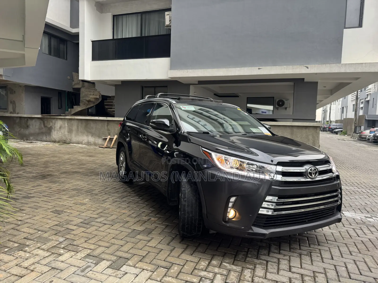 Toyota Highlander Limited Platinum 4dr SUV AWD (3.5L 6cyl 6A) 2015