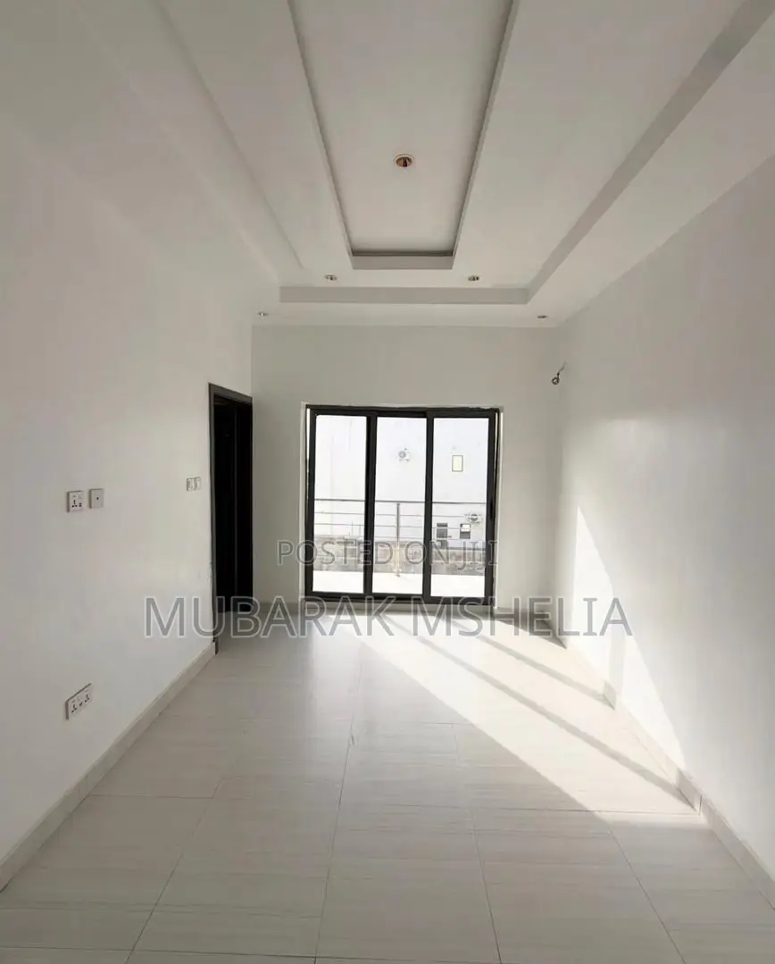 5bdrm Duplex in Guzape District for sale