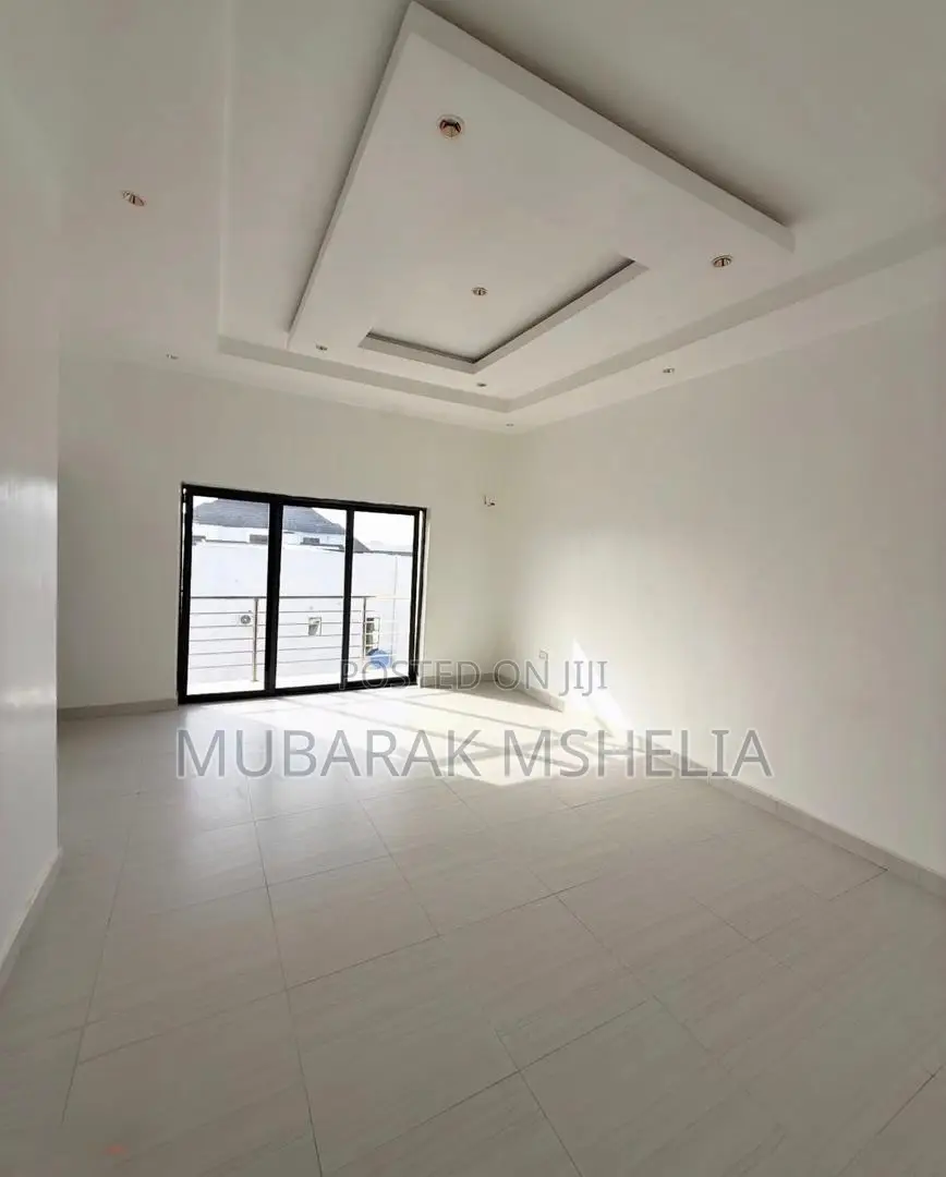5bdrm Duplex in Guzape District for sale