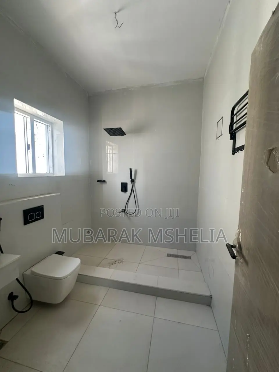 5bdrm Duplex in Jahi for sale
