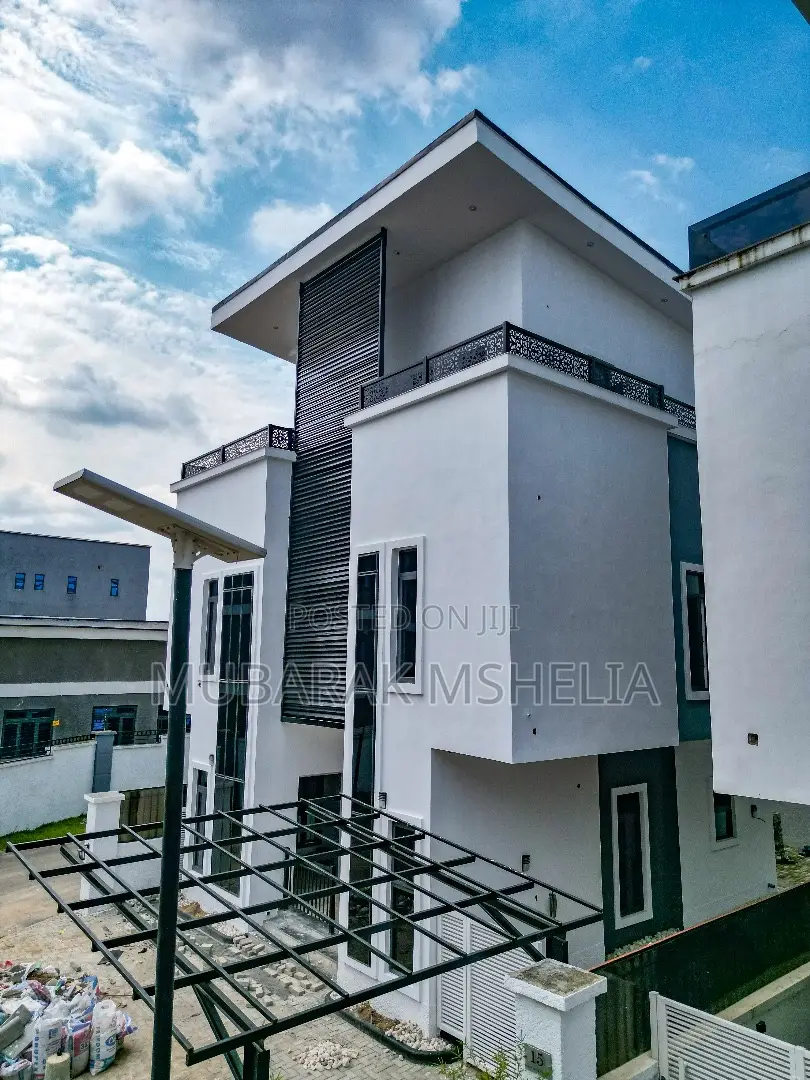 4bdrm Duplex in Jahi for sale