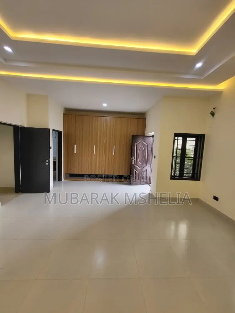 4bdrm Duplex in Guzape District for sale