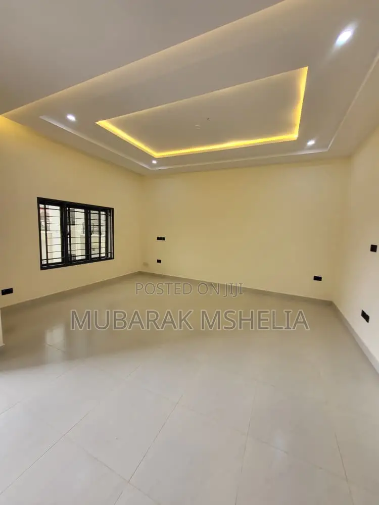 4bdrm Duplex in Guzape District for sale