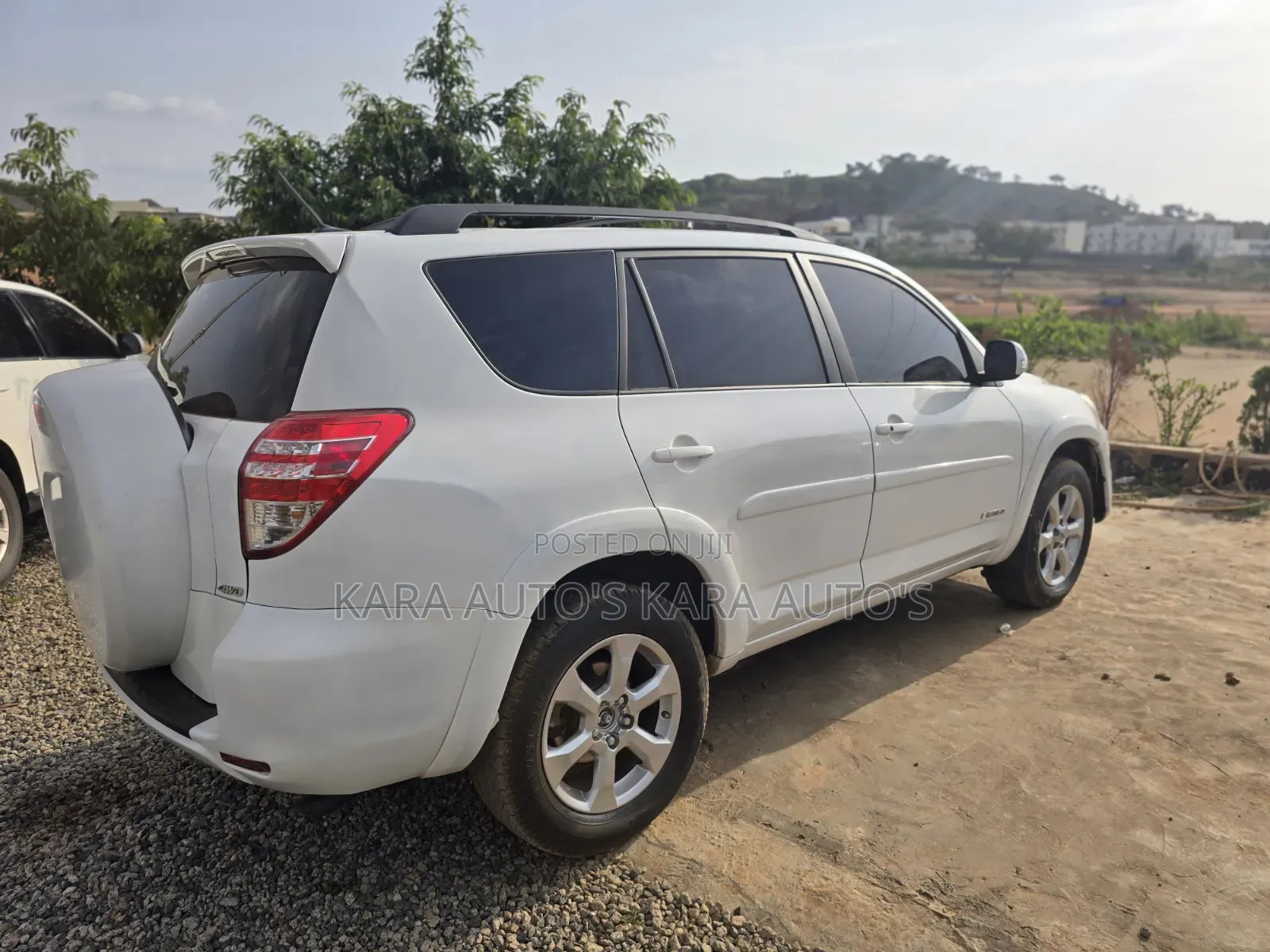 Toyota RAV4 2010 White
