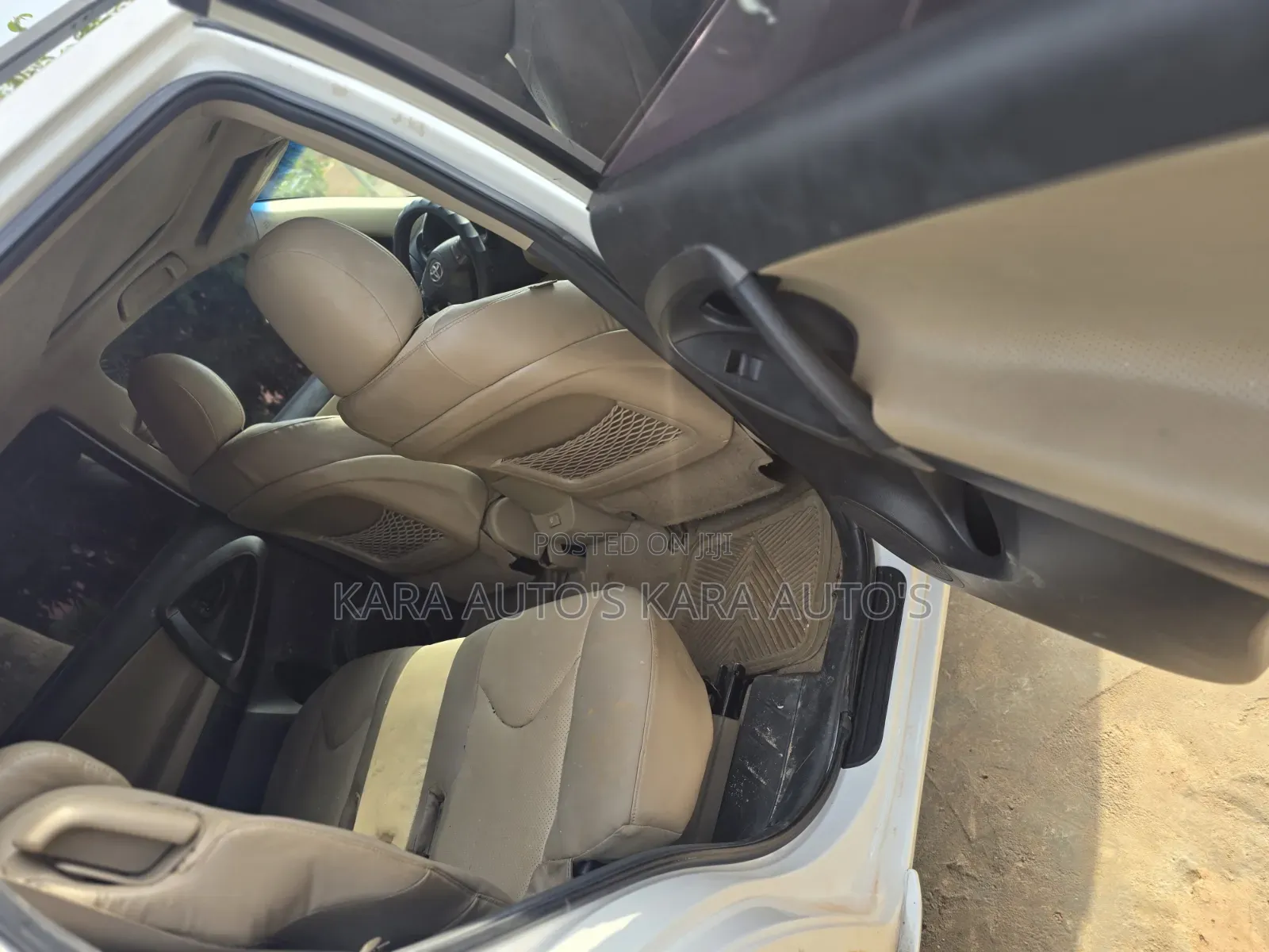 Toyota RAV4 2010 White