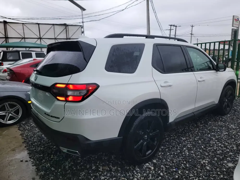 New Honda Pilot Touring AWD 2025 White
