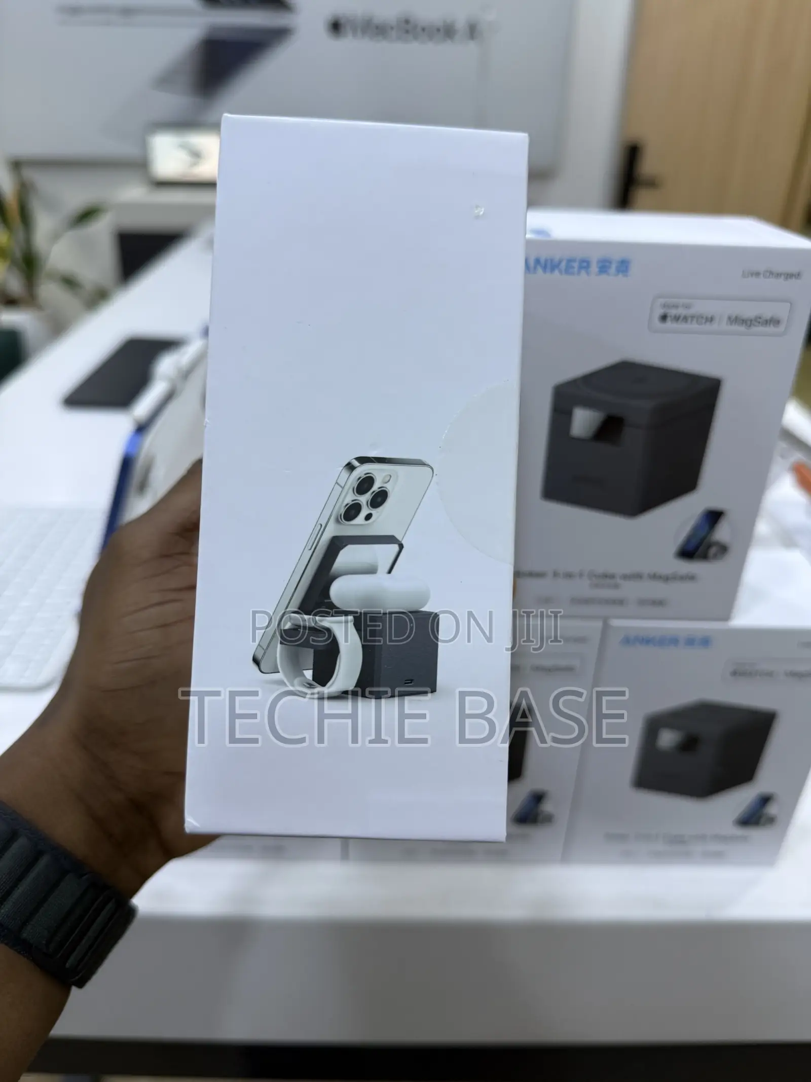 Anker 3-in-1 Cube With Magsafe