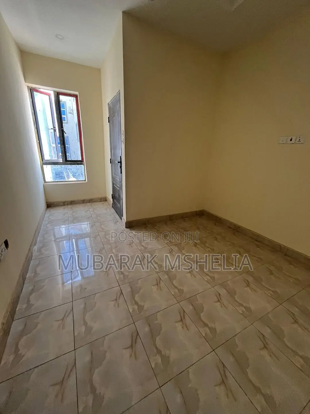 3bdrm Duplex in Gaduwa for sale