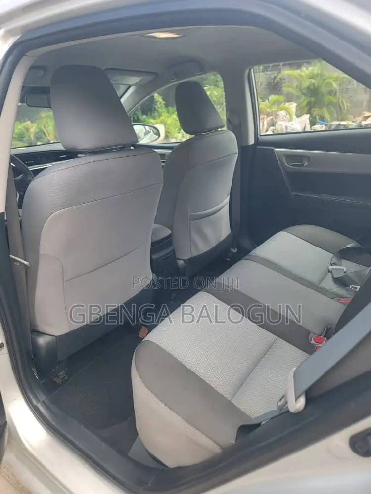 Toyota Corolla LE ECO 4dr Sedan (1.8L 4cyl CVT) 2017 Silver
