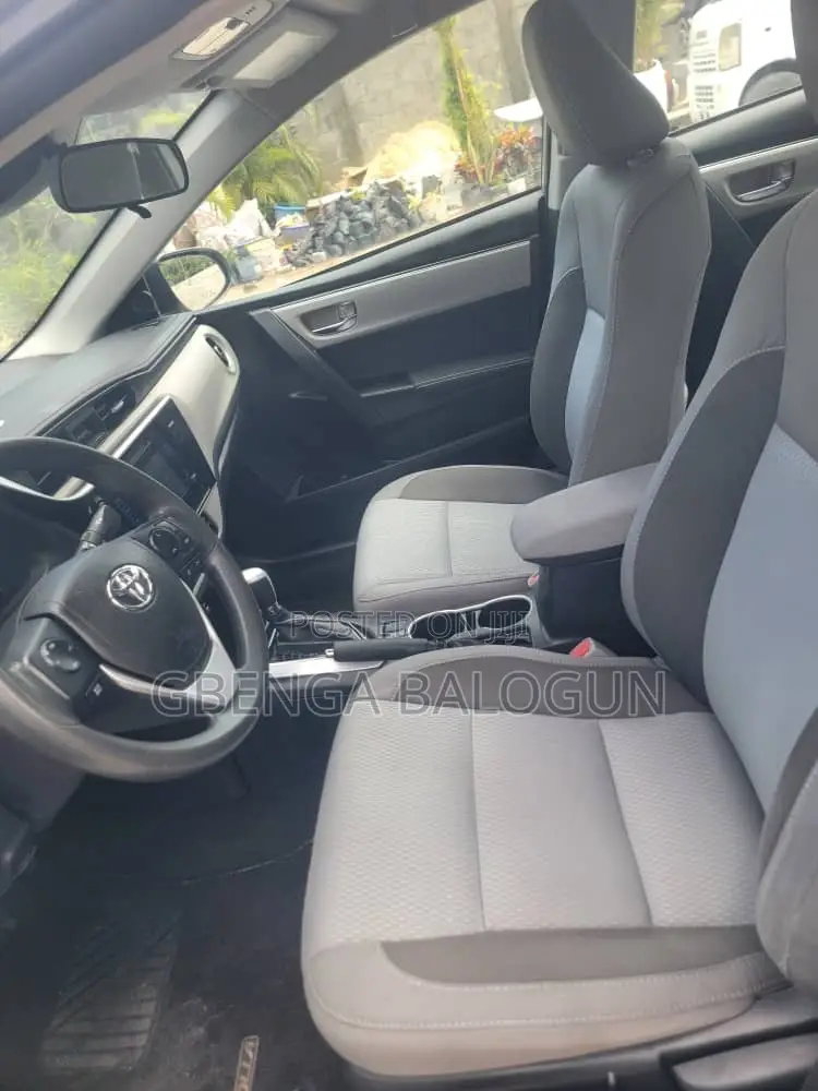 Toyota Corolla LE ECO 4dr Sedan (1.8L 4cyl CVT) 2017 Silver