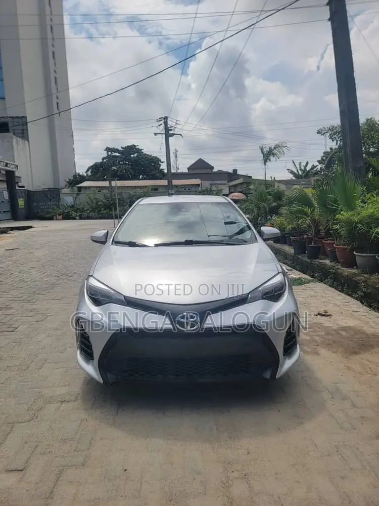 Toyota Corolla LE ECO 4dr Sedan (1.8L 4cyl CVT) 2017 Silver
