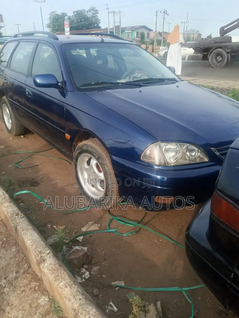 Toyota Avensis 2005 Blue