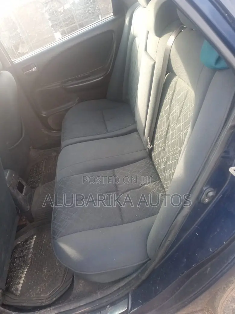 Toyota Avensis 2005 Blue