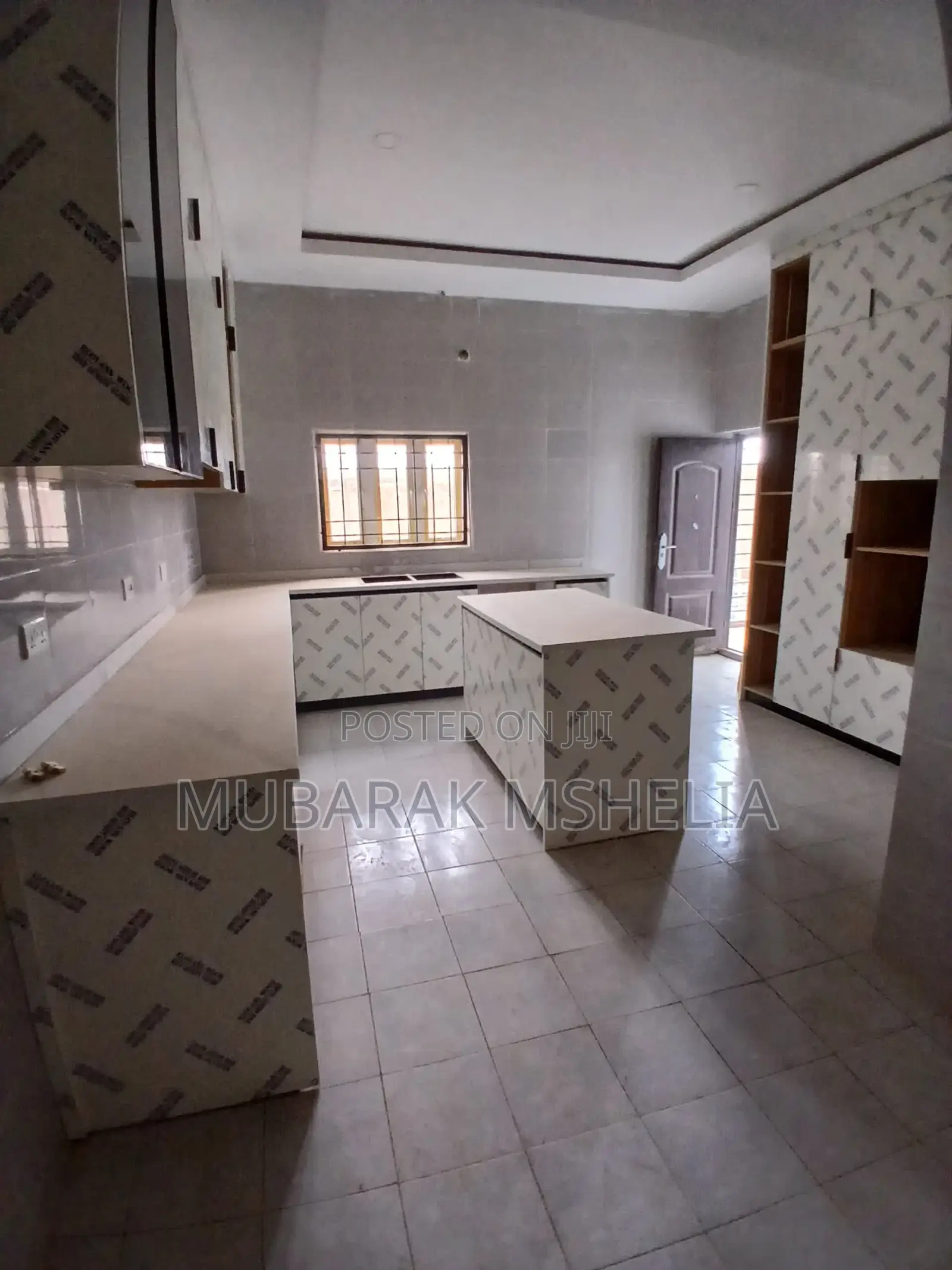 3bdrm Block of Flats in Kaura for sale