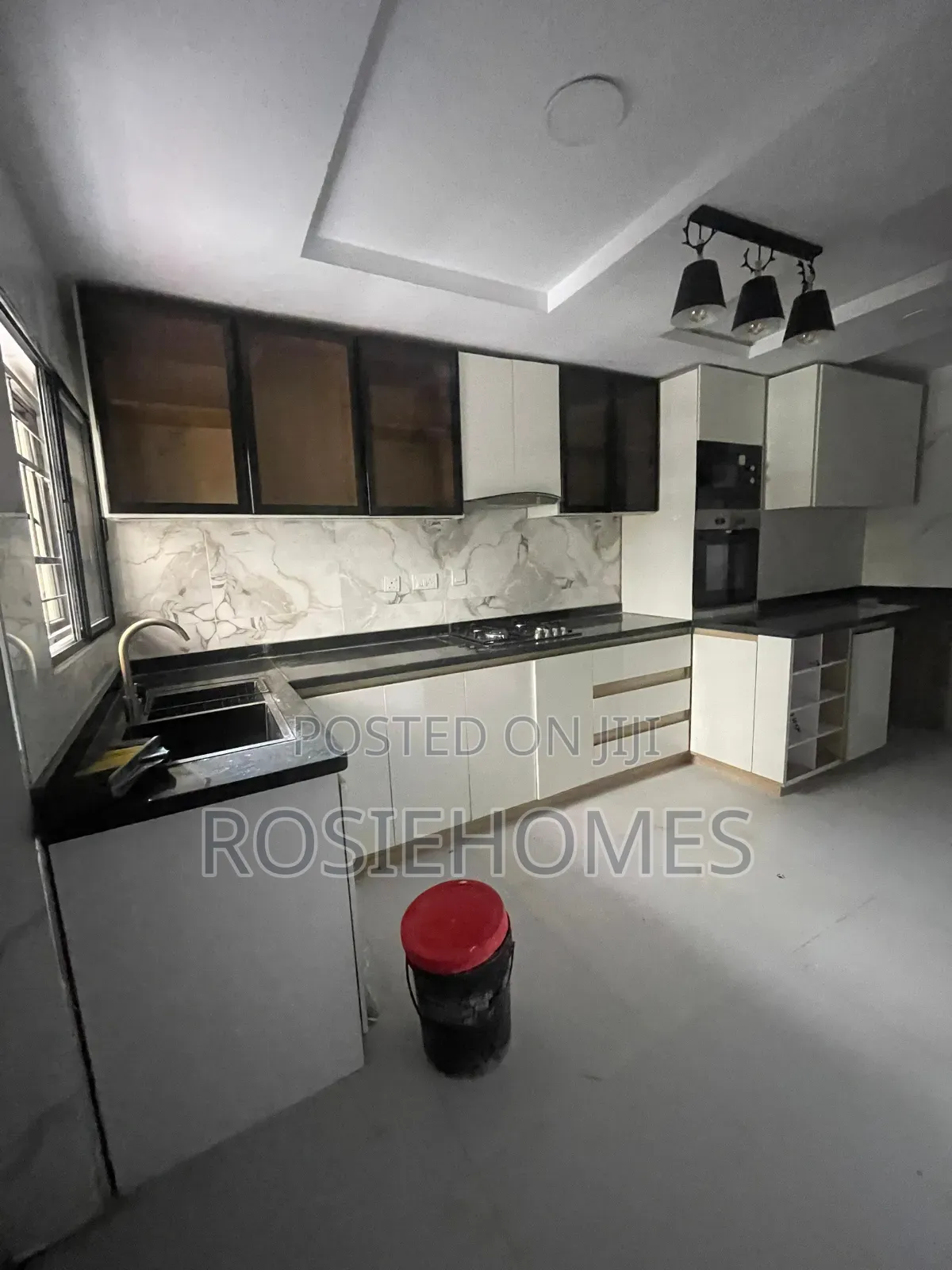 4bdrm Duplex in Vgc By Harris Drive for rent