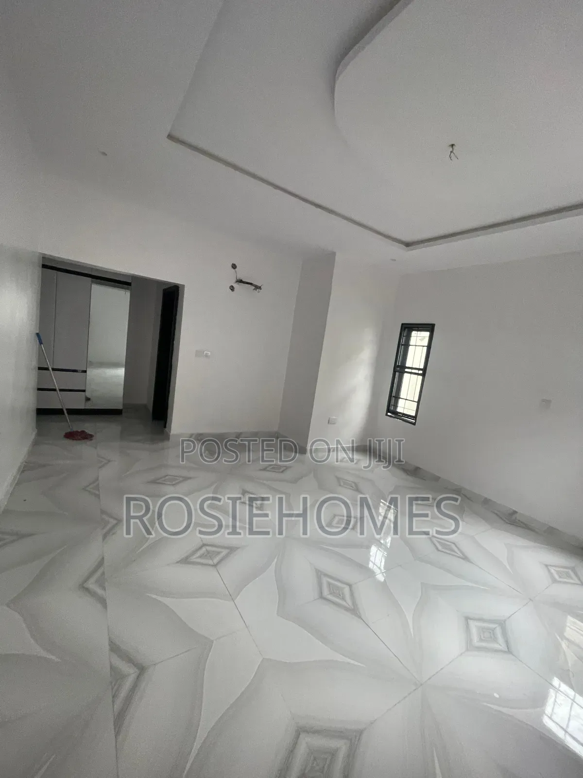 4bdrm Duplex in Vgc By Harris Drive for rent