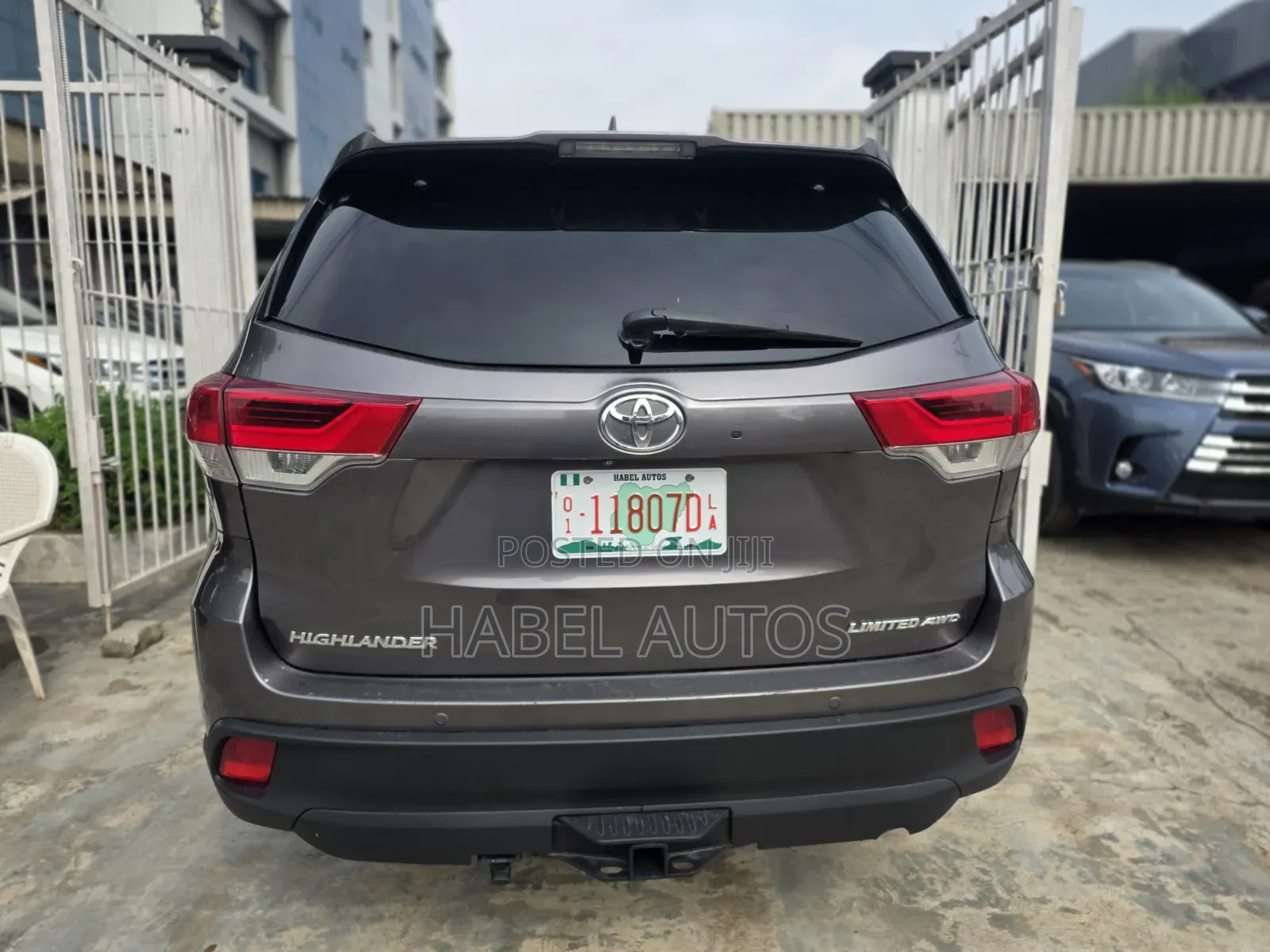 Toyota Highlander Limited 4dr SUV AWD (3.5L 6cyl 6A) 2015 Gray
