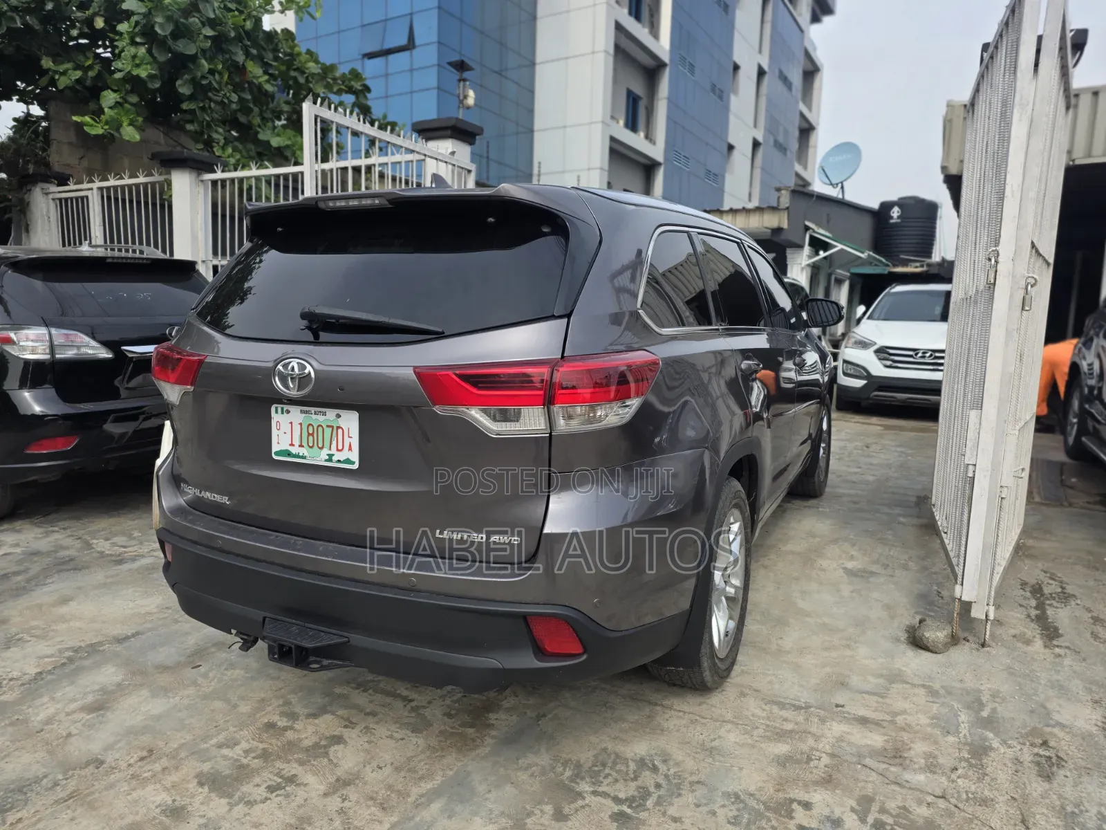 Toyota Highlander Limited 4dr SUV AWD (3.5L 6cyl 6A) 2015 Gray