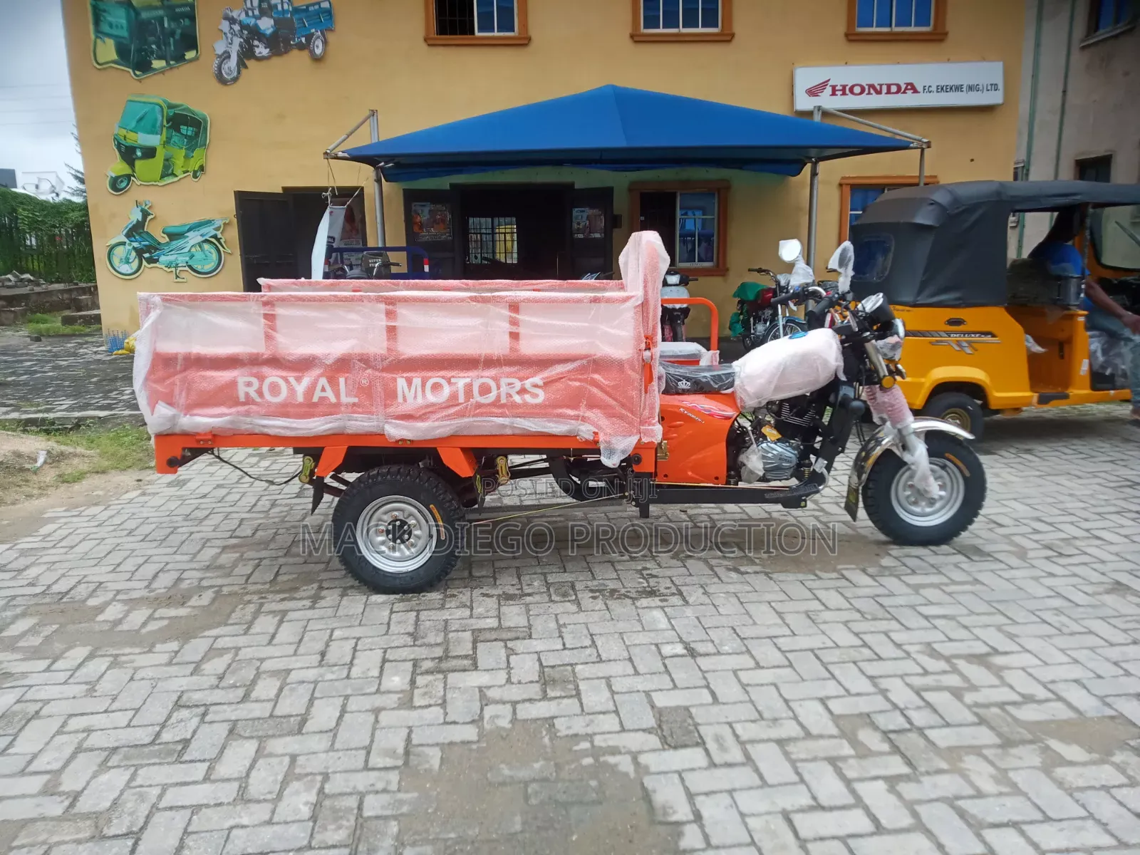 New Royal Motorcycle 2026 Orange