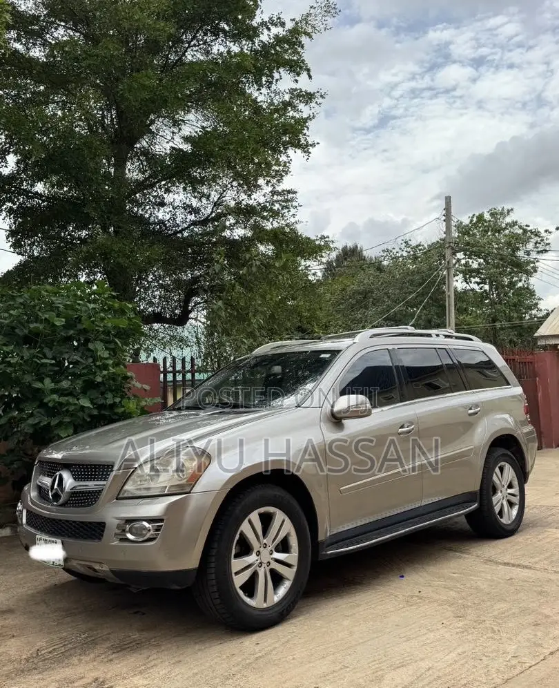 Mercedes-Benz GL-Class 2007 Gold