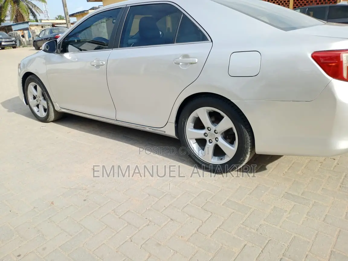 Toyota Camry 2013 Silver
