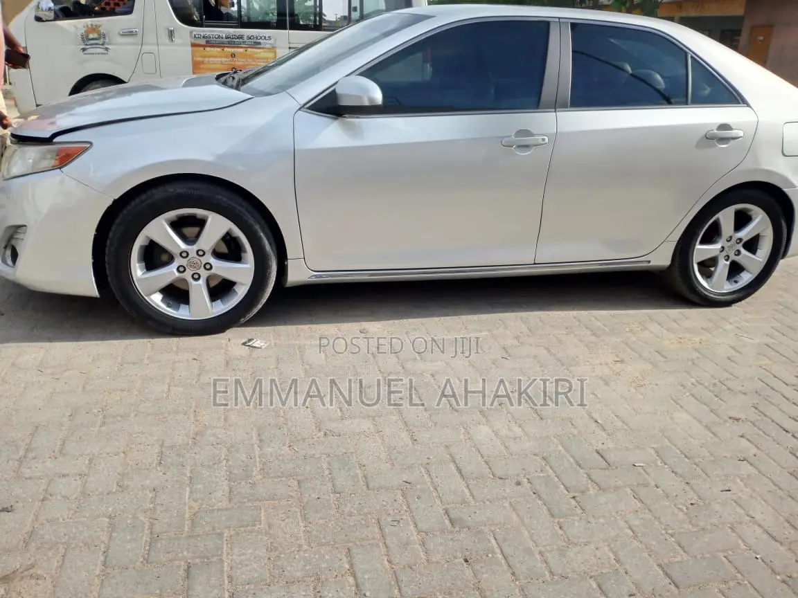 Toyota Camry 2013 Silver