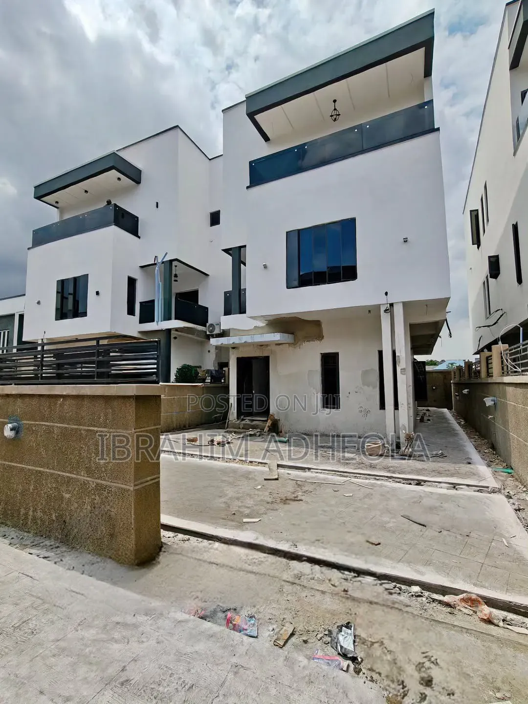 4bdrm Duplex in Opebi for sale