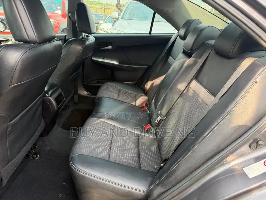Toyota Camry SE Sport 4dr Sedan (2.5L 4cyl 6A) 2014 Gray