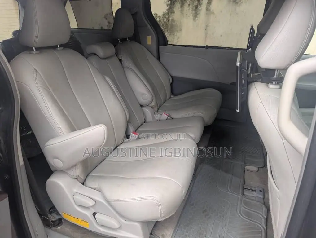 Toyota Sienna 2014 Gray