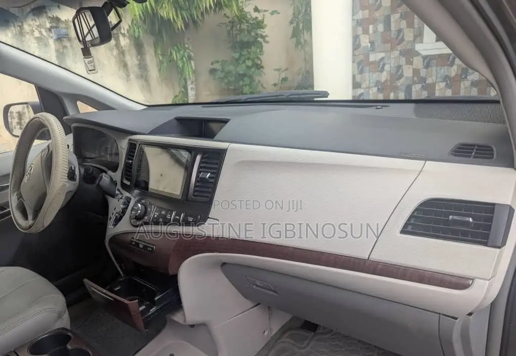 Toyota Sienna 2014 Gray