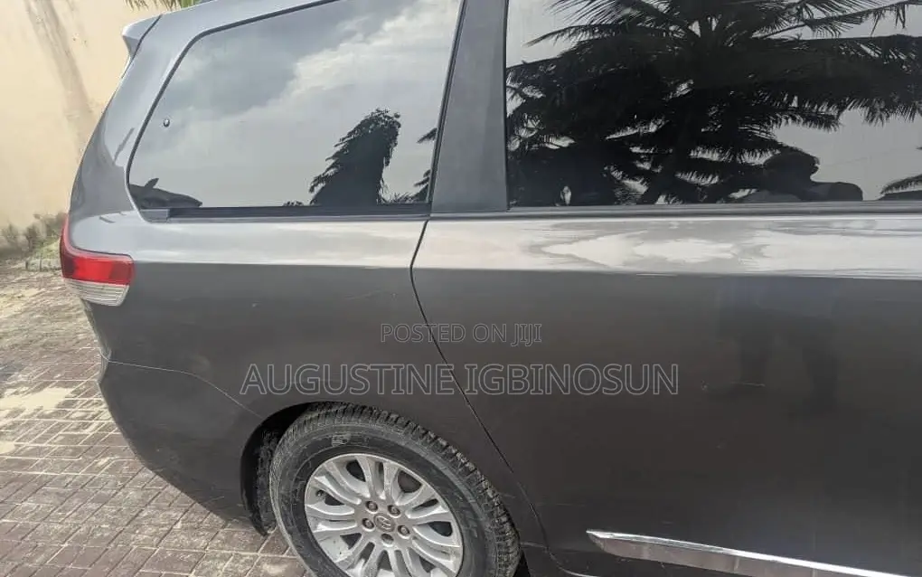 Toyota Sienna 2014 Gray