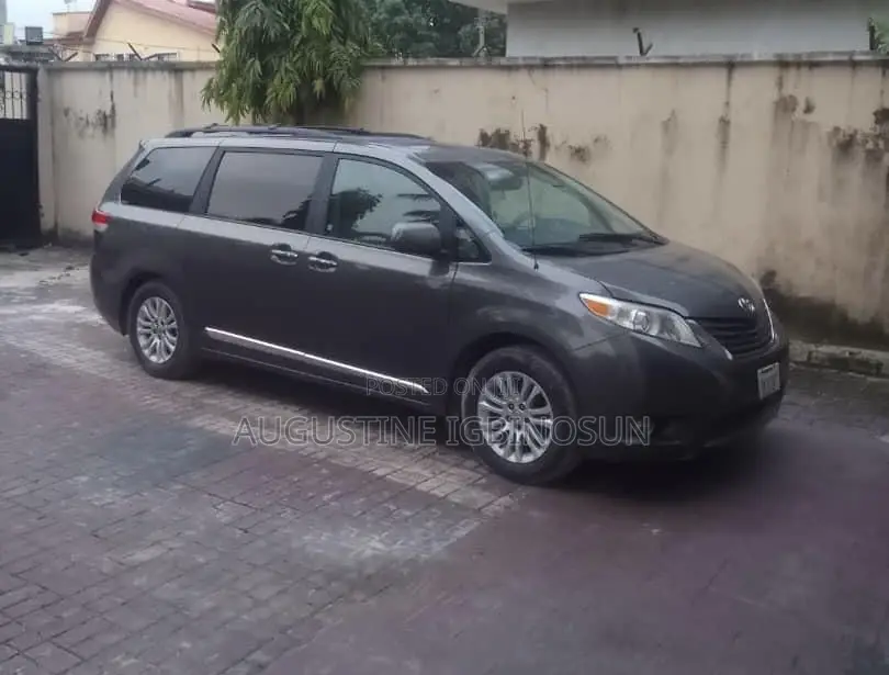Toyota Sienna 2014 Gray