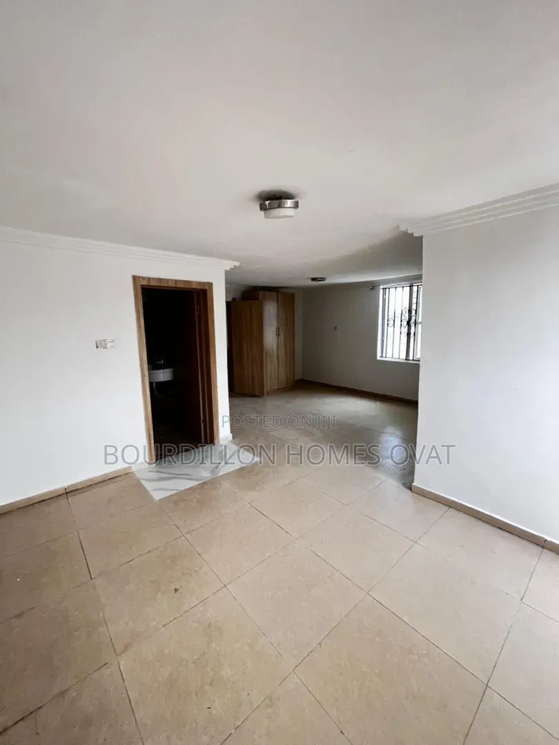 5bdrm Duplex in Chevron Alternative for sale