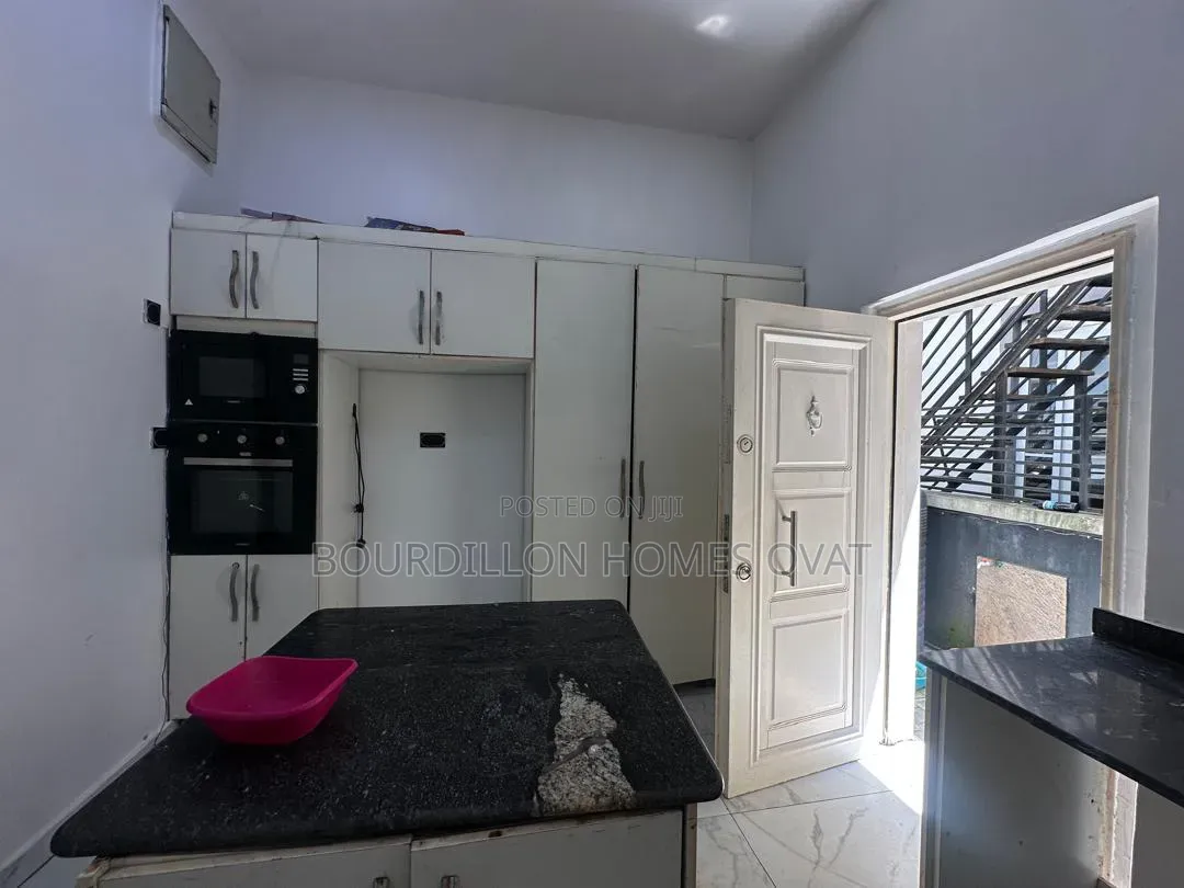 4bdrm Duplex in Chevron Lekki Lagos for rent