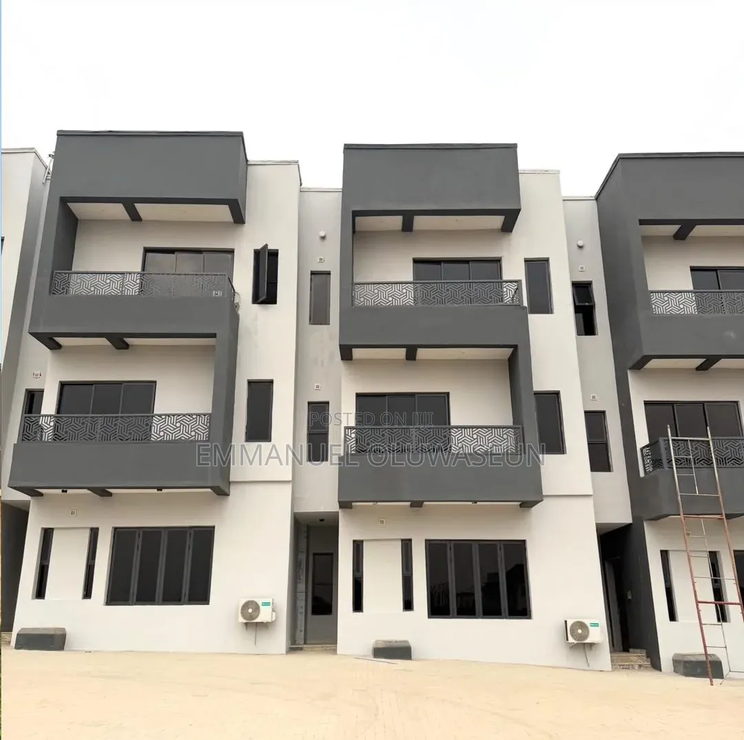4bdrm Duplex in Guzape District for sale